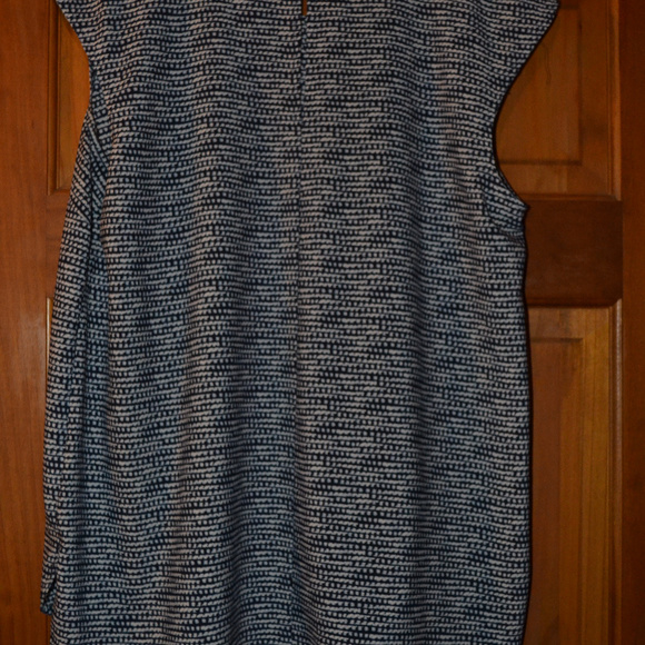 blouse - Picture 2 of 2